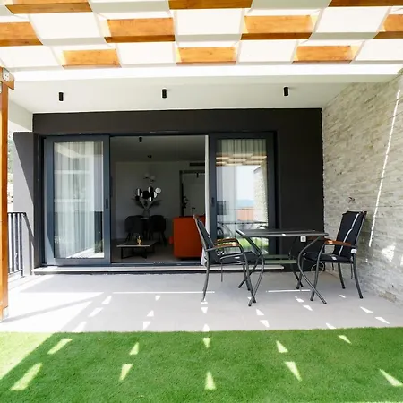 Solis Apartments Bol Exterior photo